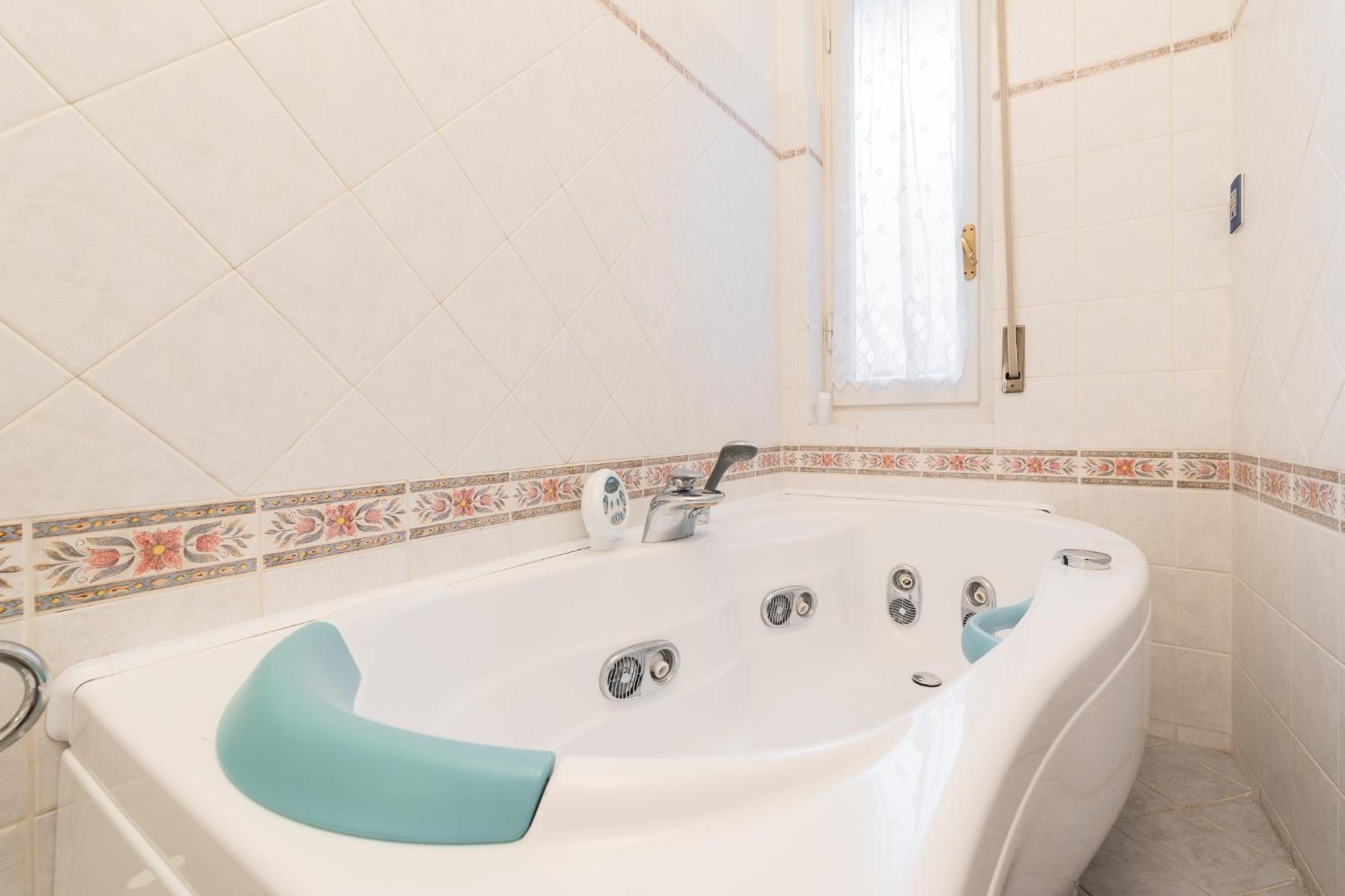 Cappuccini Family & Group 3 Bedrooms Jacuzzi Fast Wi-fi Air Conditioned Tram *